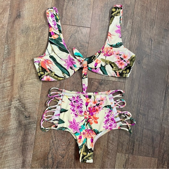 Dippin' Daisy's Tropical Printed High Waisted Tie Front Bikini Size Small - Picture 1 of 8